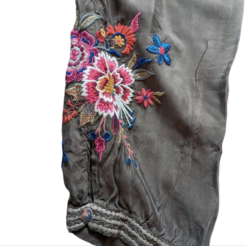 JOHNNY WAS Embroidered Olive Pants - Picture 5 of 11